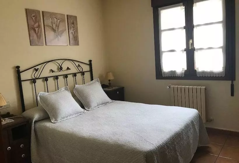 Apartamentos Turísticos Les Piperes