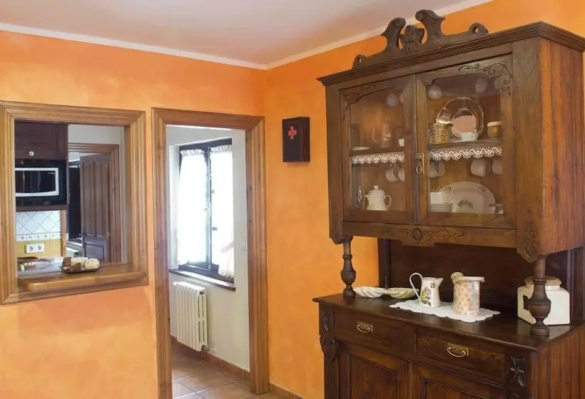 Apartamentos Turísticos Les Piperes