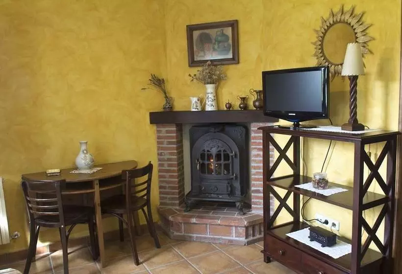 Apartamentos Turísticos Les Piperes