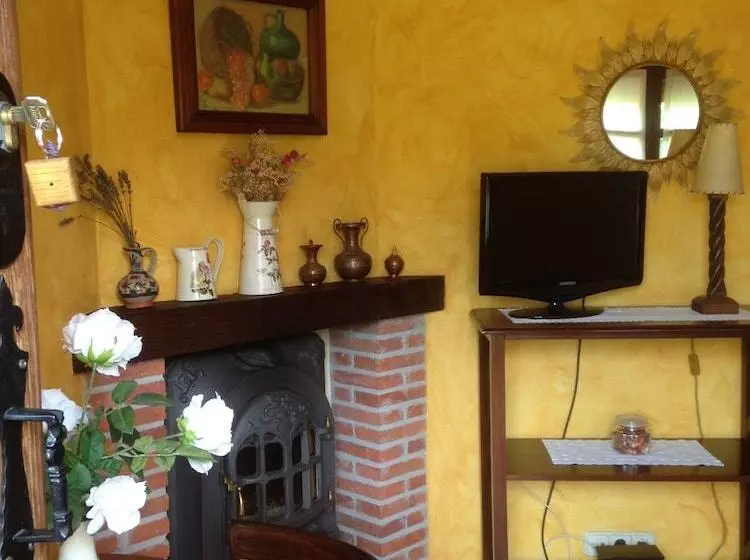 Apartamentos Turísticos Les Piperes