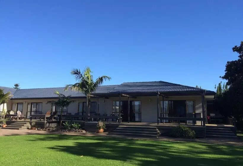 Отель Aotearoa Lodge