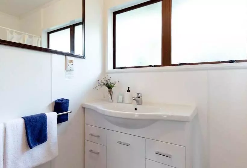 Отель Aotearoa Lodge