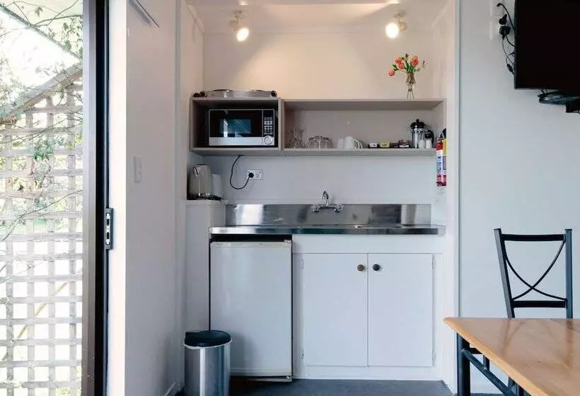 Отель Aotearoa Lodge