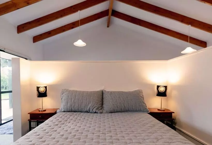 Отель Aotearoa Lodge