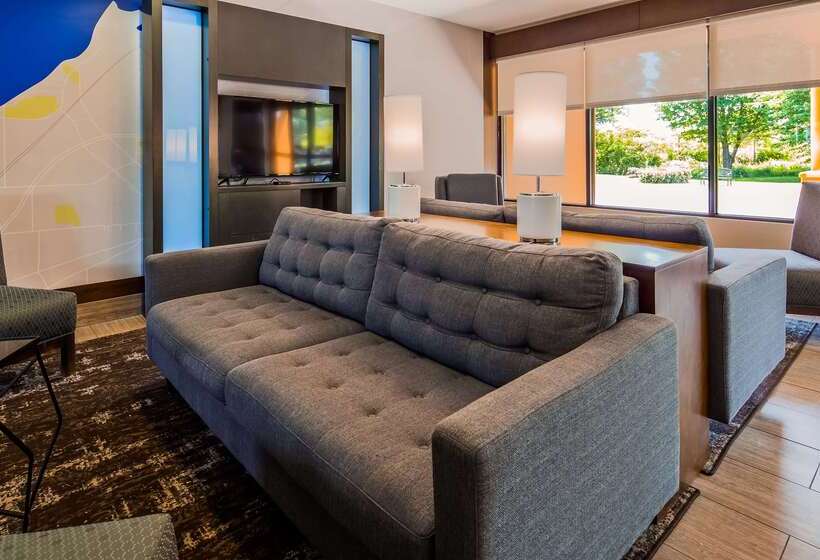 בית מלון כפרי Best Western Dunkirk & Fredonia Inn