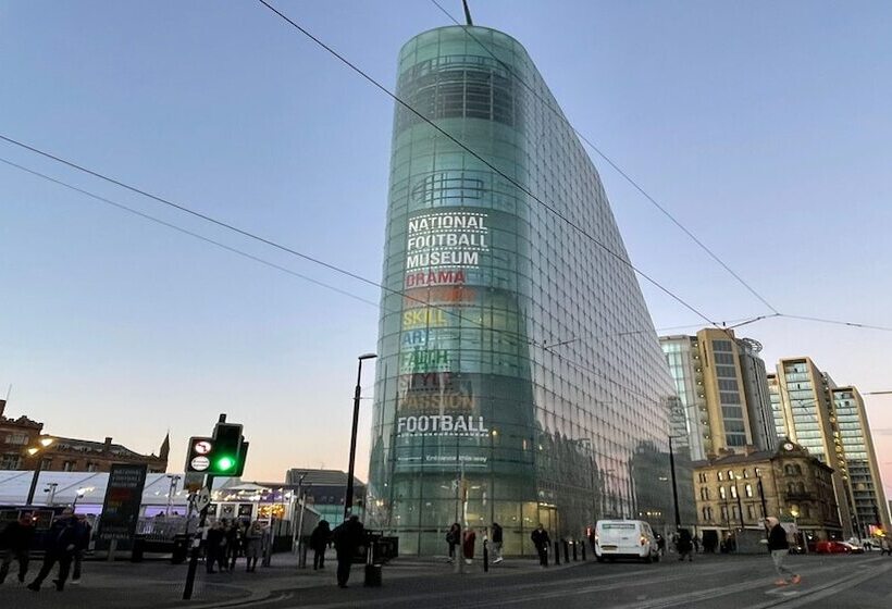 فندق Holiday Inn Express Manchester City Centre Arena, An Ihg