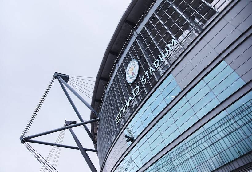 فندق Holiday Inn Express Manchester City Centre Arena, An Ihg