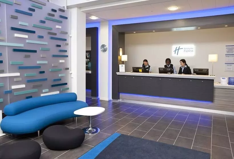 هتل Holiday Inn Express Manchester City Centre Arena, An Ihg
