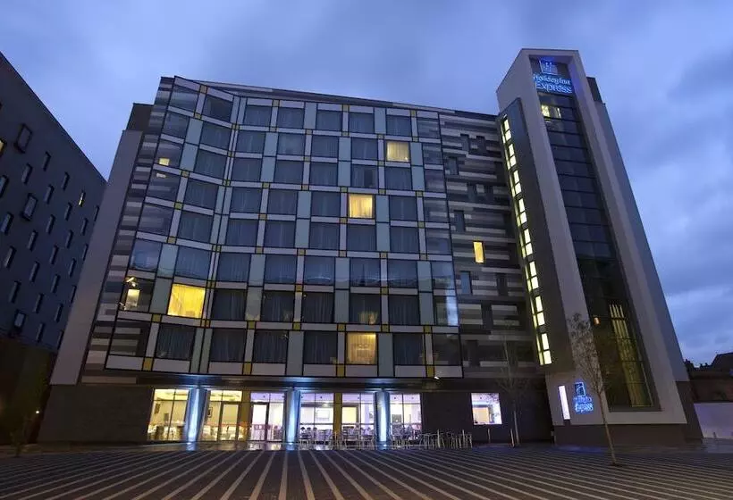 هتل Holiday Inn Express Manchester City Centre Arena, An Ihg