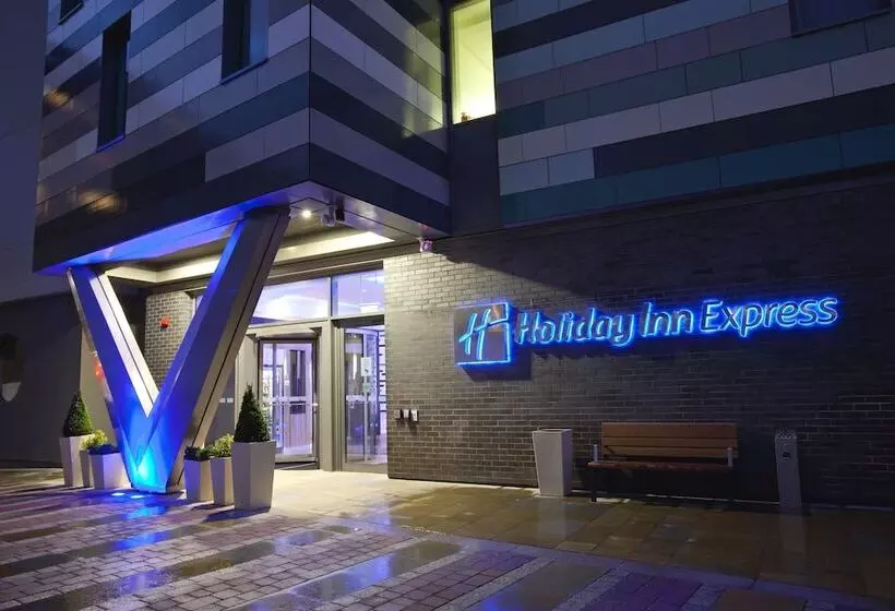 هتل Holiday Inn Express Manchester City Centre Arena, An Ihg