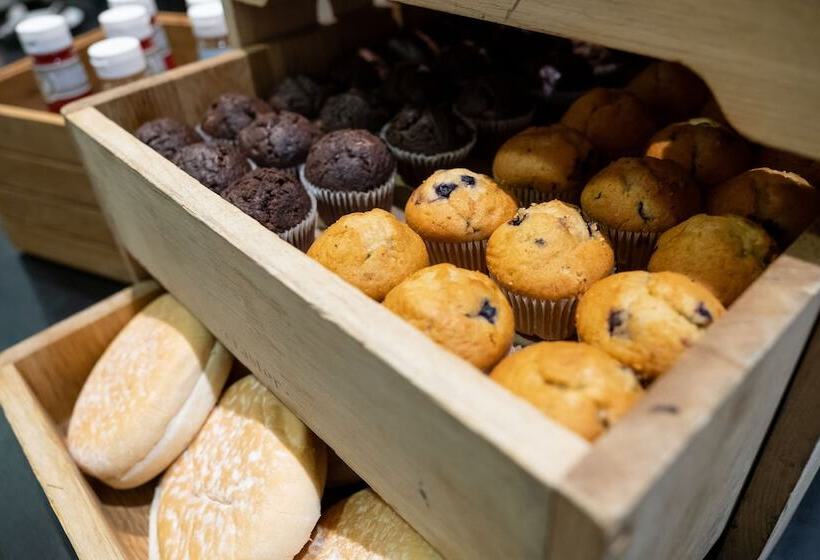 فندق Holiday Inn Express Manchester City Centre Arena, An Ihg