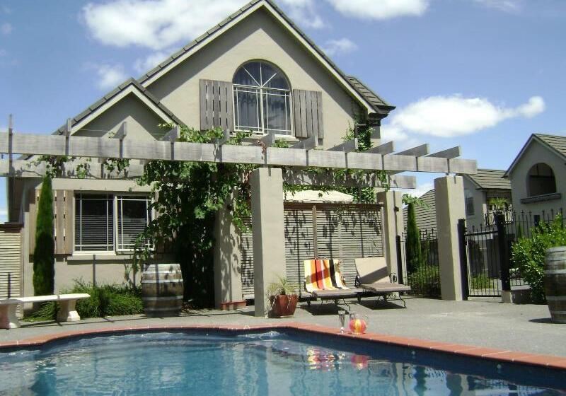 Отель Lodge Bordeaux