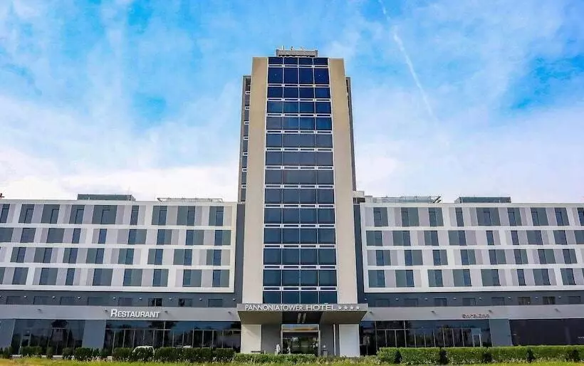 酒店 Pannonia Tower