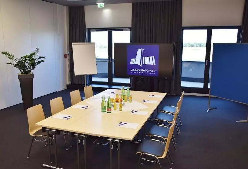 酒店 Pannonia Tower