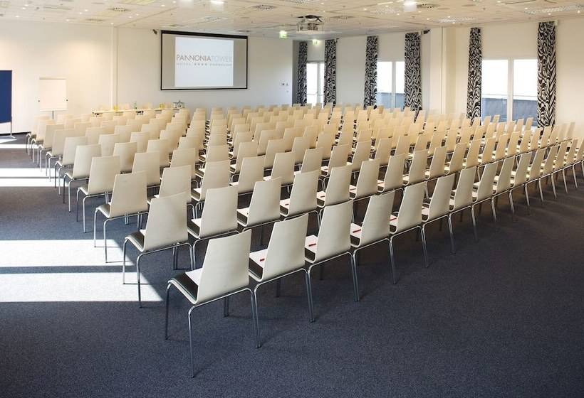 Отель Pannonia Tower