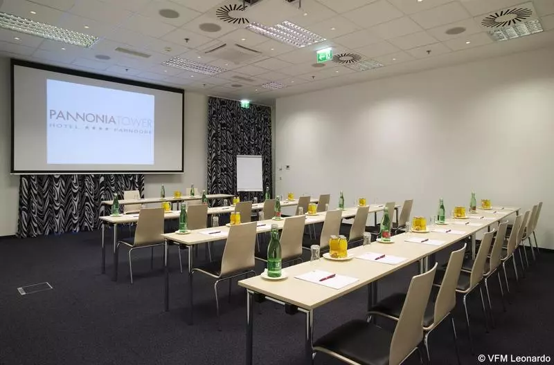 酒店 Pannonia Tower