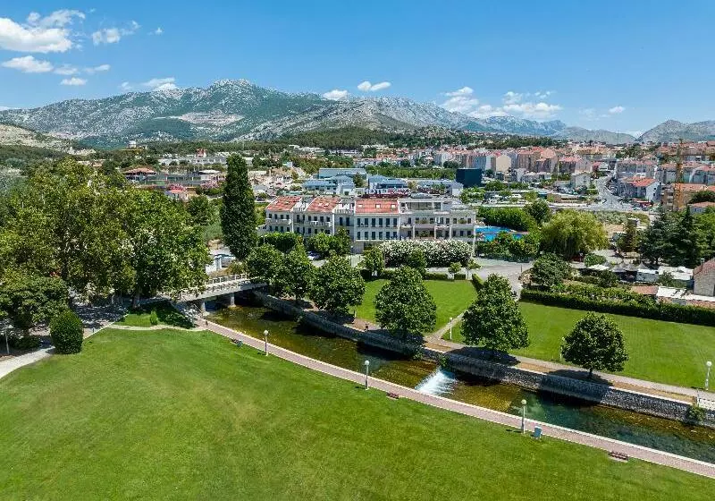 ホテル President Solin