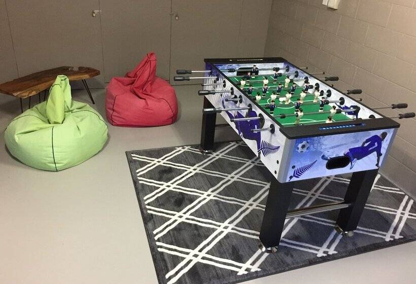 Отель Pukaki Holiday Apartments