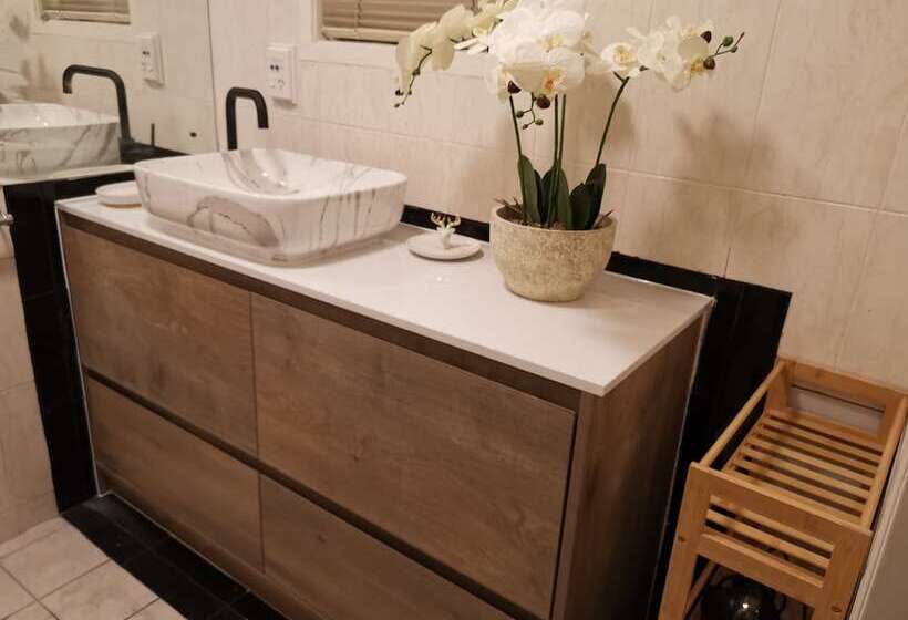 Отель Pukaki Holiday Apartments