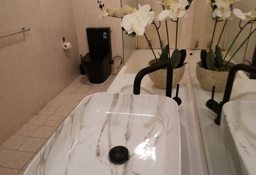 Отель Pukaki Holiday Apartments