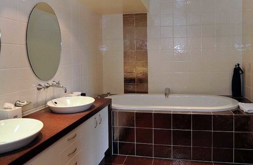 Отель Pukaki Holiday Apartments