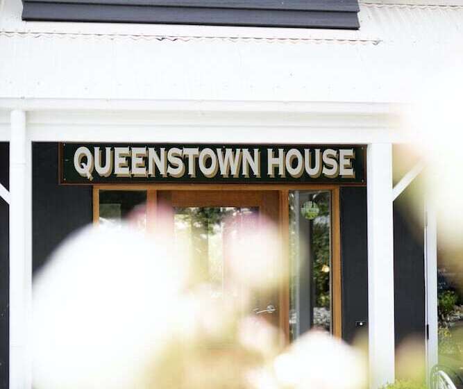 בית מלון כפרי Queenstown House Bed & Breakfast And Apartments