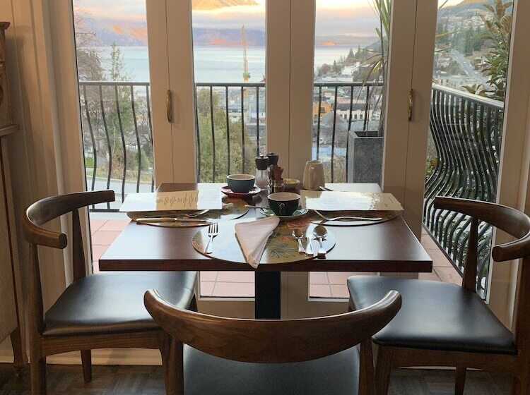 בית מלון כפרי Queenstown House Bed & Breakfast And Apartments