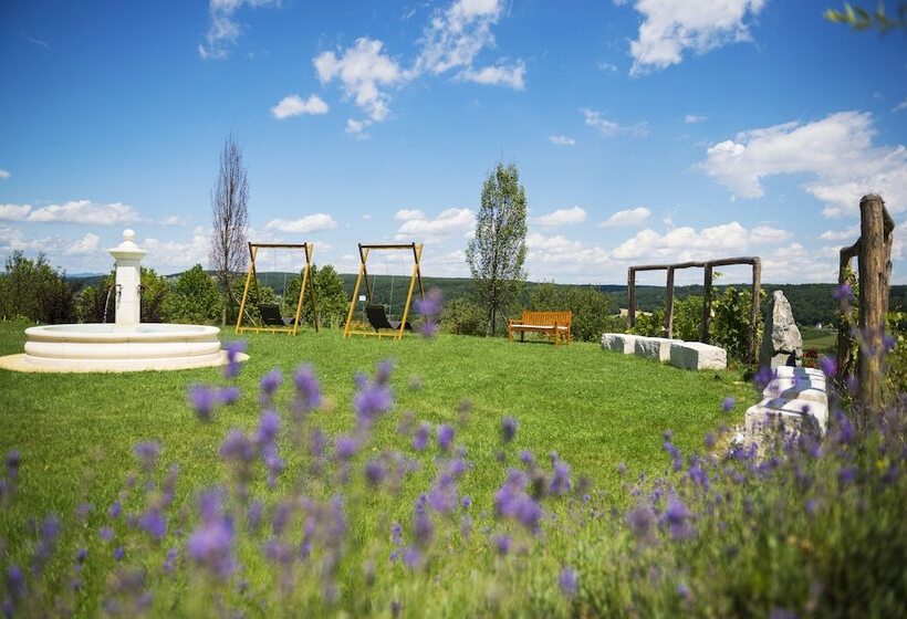 Отель & Spa Larimar