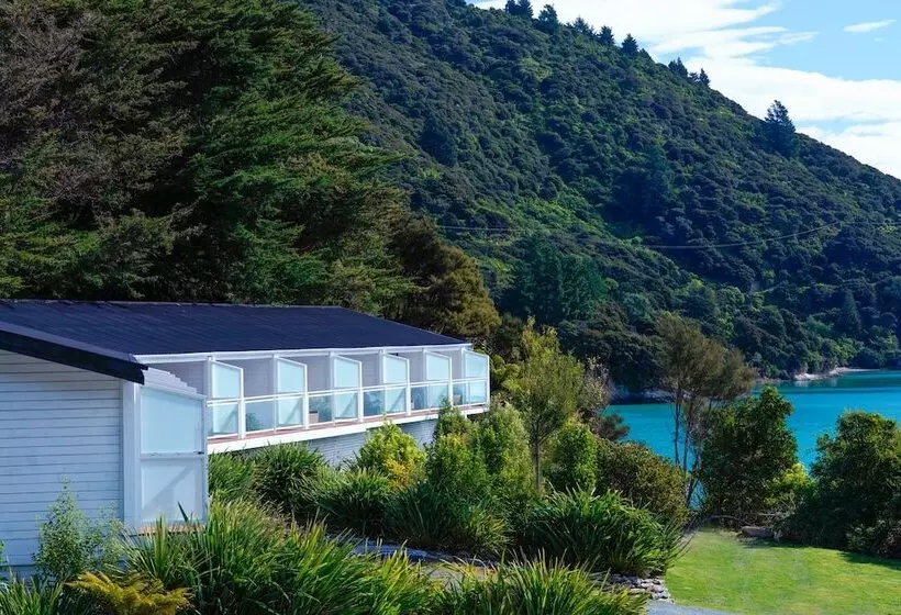 هتل The Portage Resort