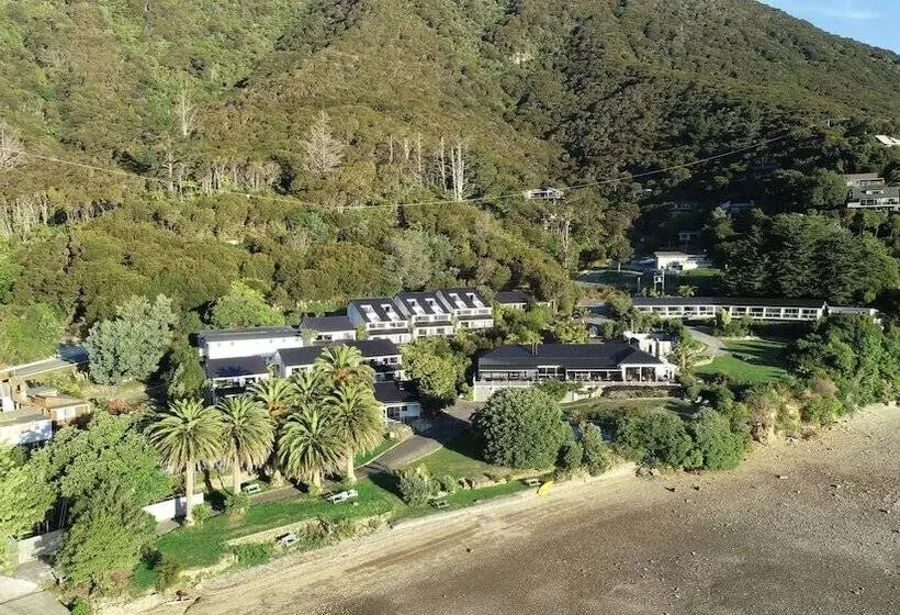 هتل The Portage Resort