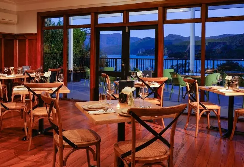 هتل The Portage Resort