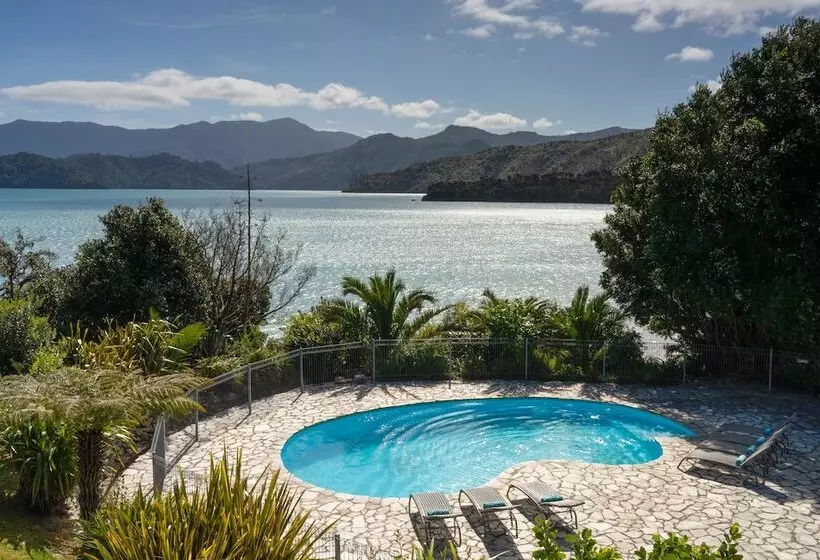 هتل The Portage Resort