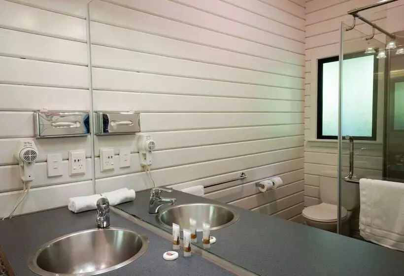 هتل The Portage Resort