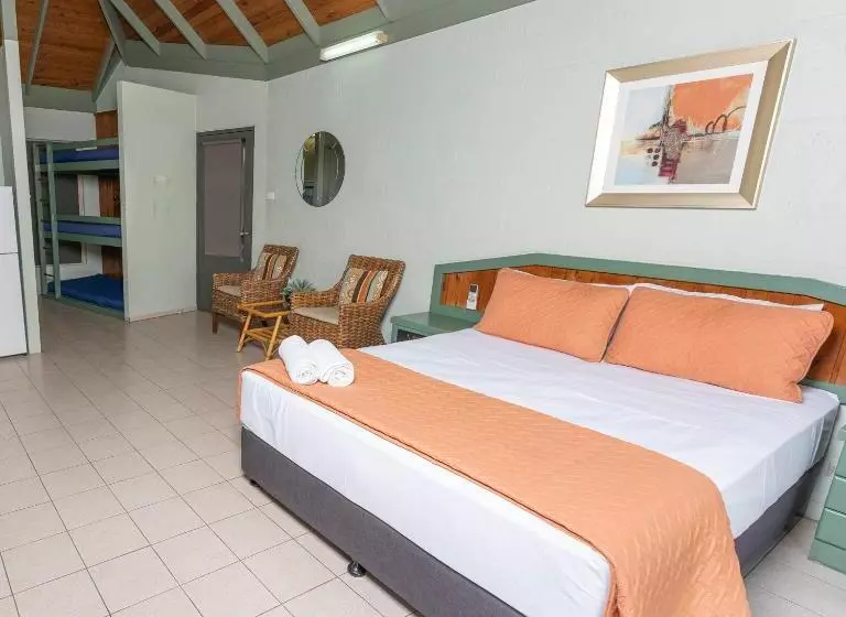 Island Leisure Resort