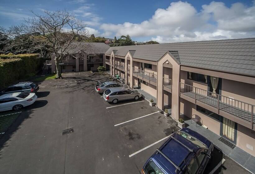 מוטל The Haven Newmarket Suites