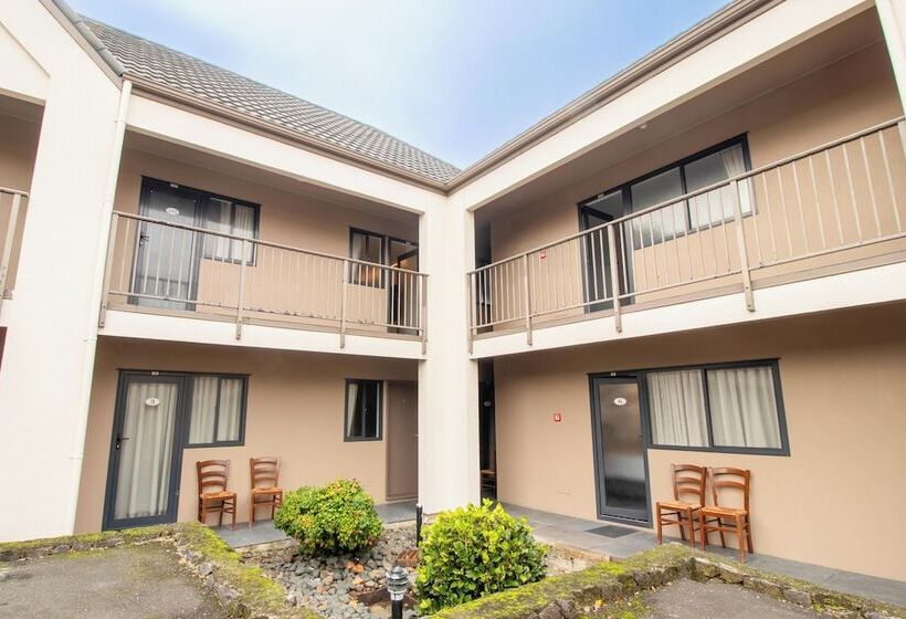 מוטל The Haven Newmarket Suites