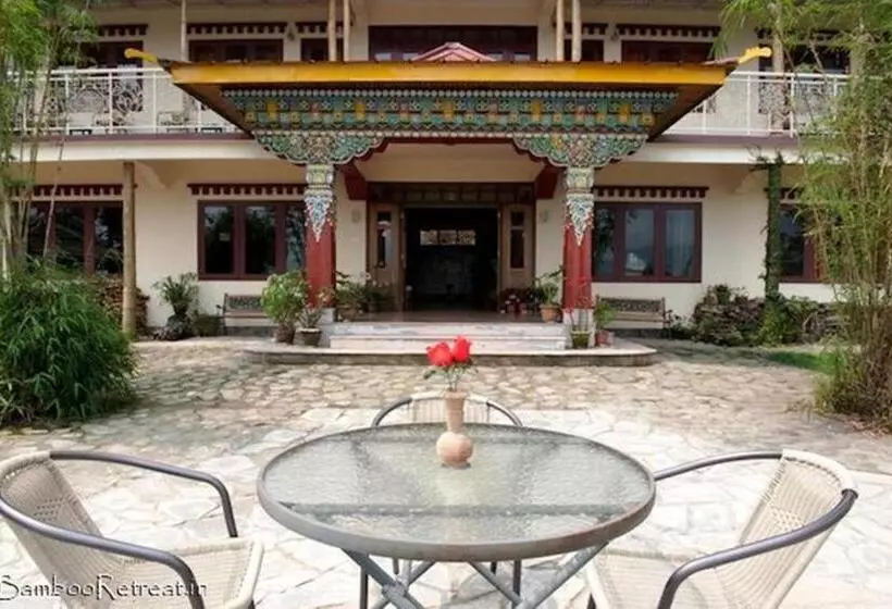 Hotelli Bamboo Retreat