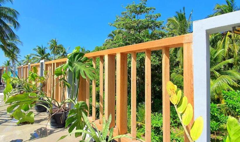 پانسیون Himandhoo Travel & Stays