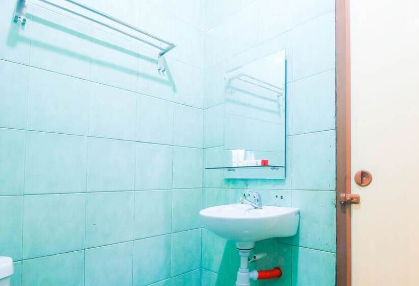 Общежитие Intan By Oyo