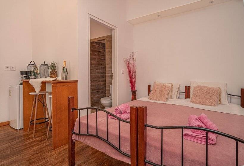 Dimelal Mikonos Downtown Apartments