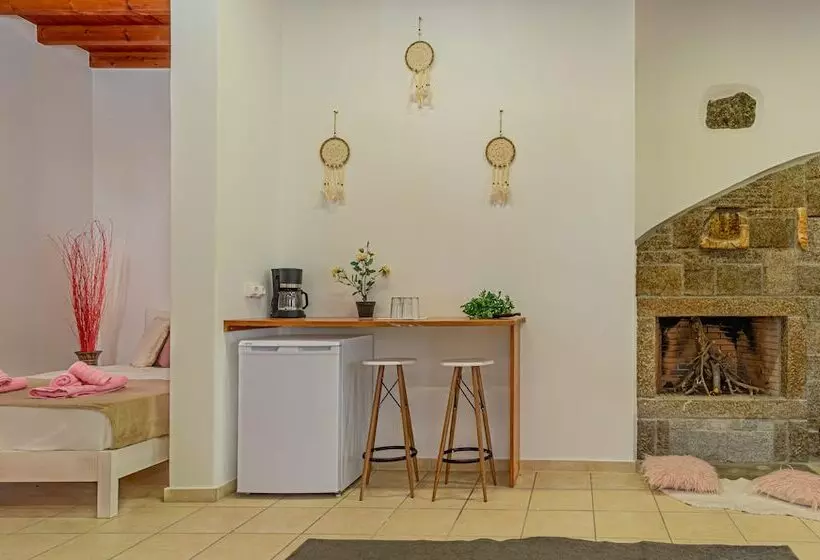 Dimelal Mikonos Downtown Apartments