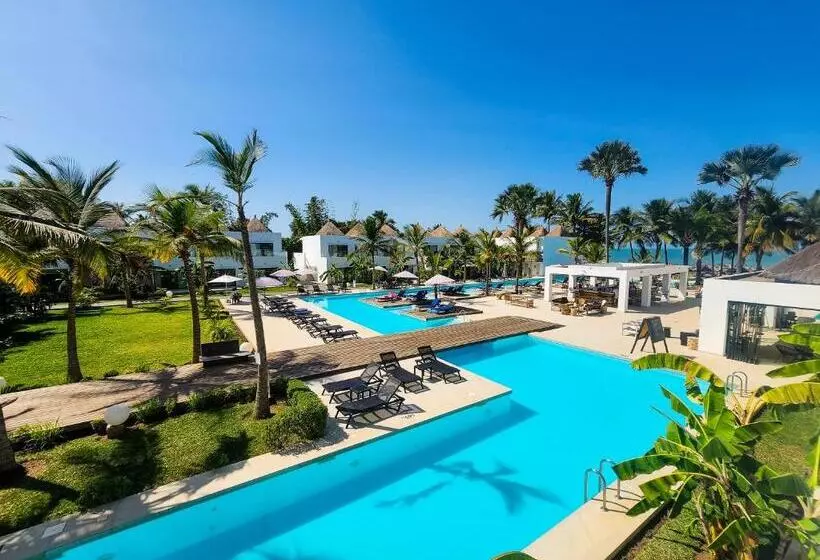 هتل Kalimba Beach Resort