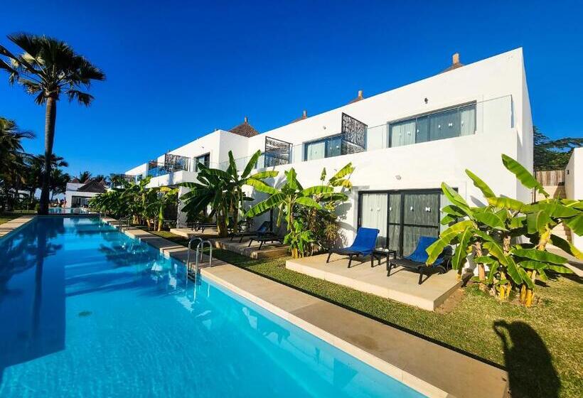 هتل Kalimba Beach Resort