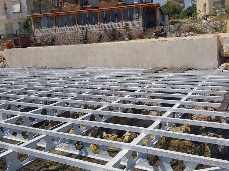 Mose Restoran Motel Beach