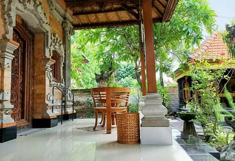 Majatalo Green Palace Homestay