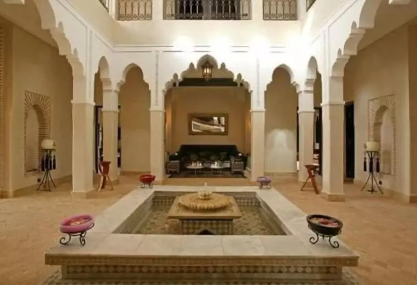 ペンション Villa Dar Taous