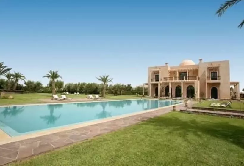 ペンション Villa Dar Taous