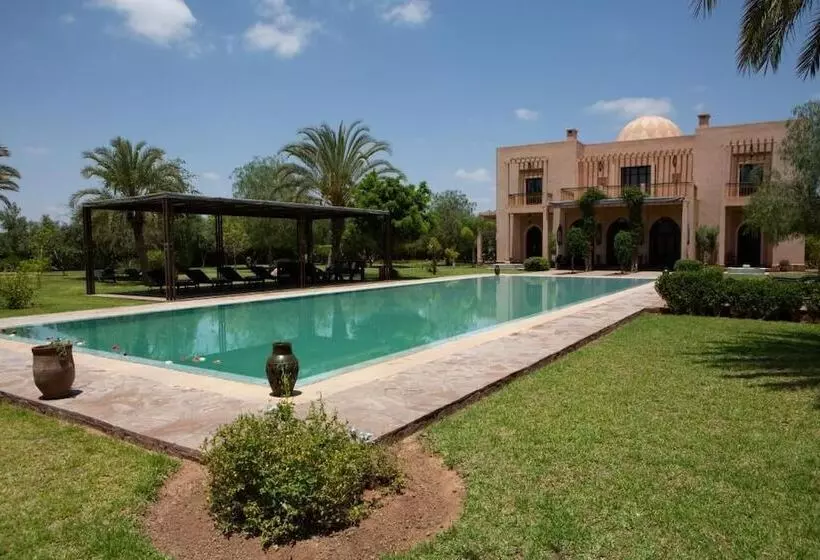 ペンション Villa Dar Taous