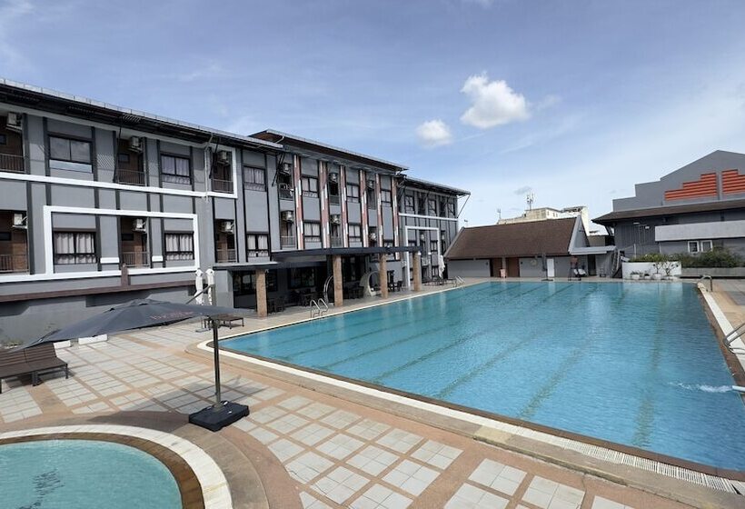 בית מלון כפרי Buathong Pool Villa