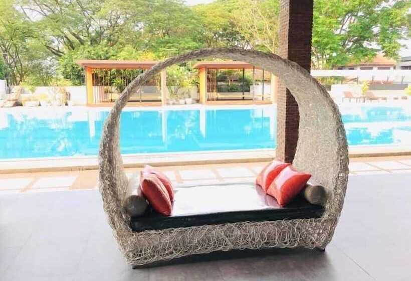 בית מלון כפרי Buathong Pool Villa